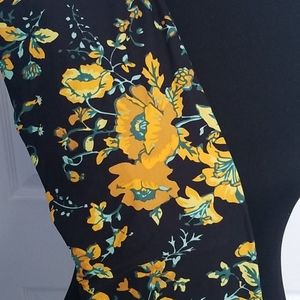LuLaRoe Tall & Curvy Leggings